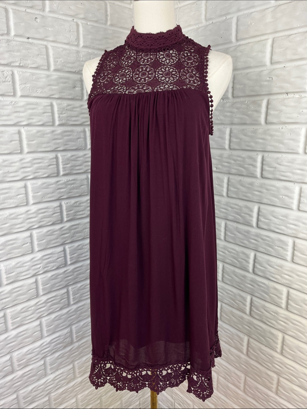 ALTAR’D STATE EYELET LACE SLEEVELESS MINI DRESS PLUM COLOR SZ SM